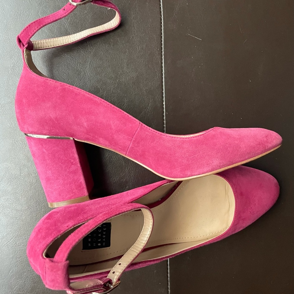 Like new White House Black Market heels